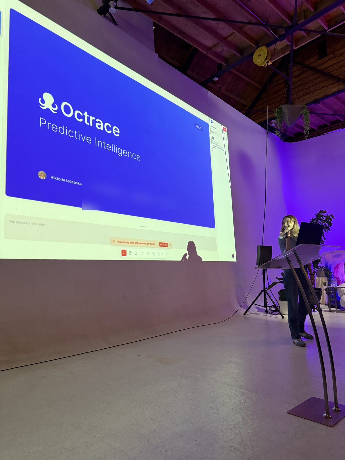 Viktoria Izdebska presenting Octrace at an investor event in San Francisco